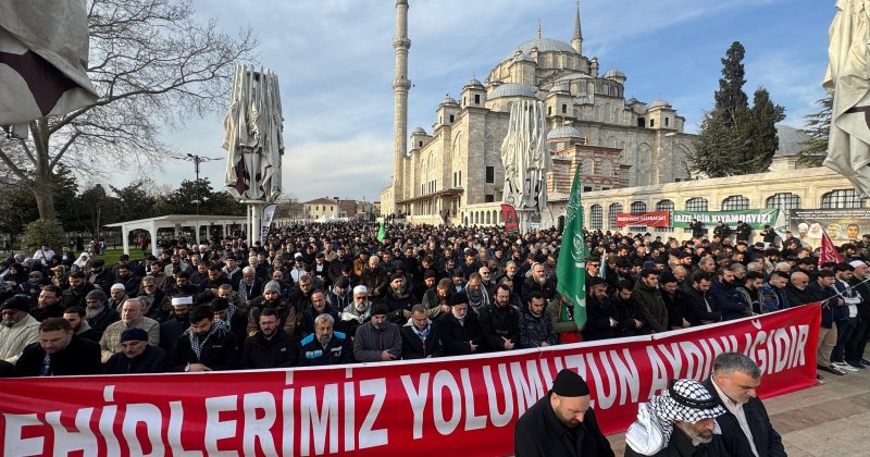 Fatih Camiinden şehitlere vefa, direnişe selam: Muhammed Dayf'ın askerleriyiz!