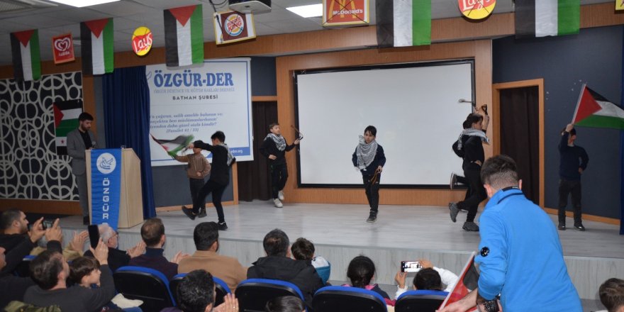 Batman’da gençler şehitler gecesi programı düzenledi