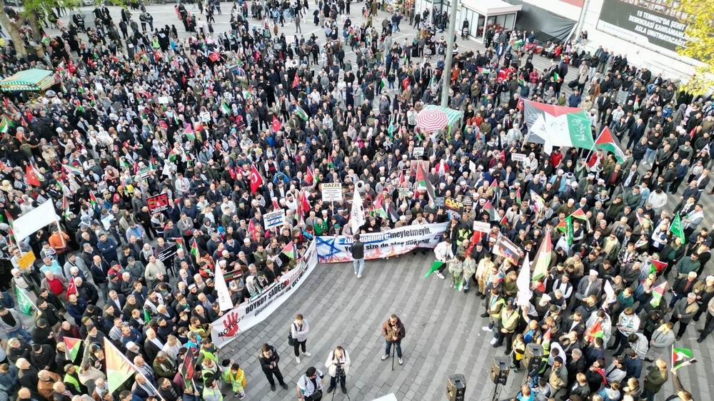 Bursa'da binlerce kişi Gazze'ye destek için yürüdü