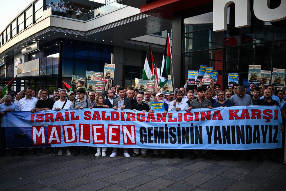Katil İsrail’in Madleen gemisine yönelik saldırısı Ankara'da protesto edildi