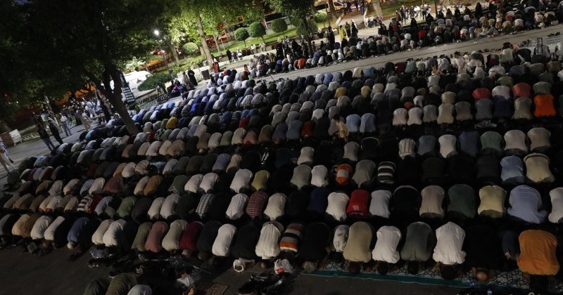 Saraçhane'de eller Gazze için semaya kalktı!