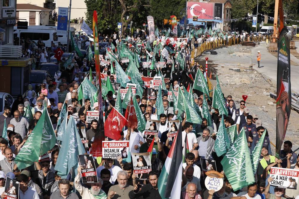 İslami Dayanışma Platformu ABD konsolosluğu önünde: Soykırıma, kıtlığa direnen Gazze'nin yanındayız!