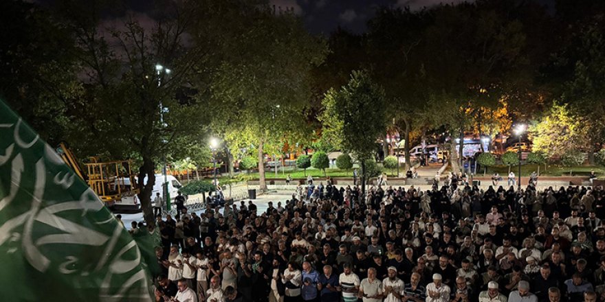 Saraçhane'de eller Gazze için semaya yükseldi: Katar’a Sumud'a direnişe bin selam!