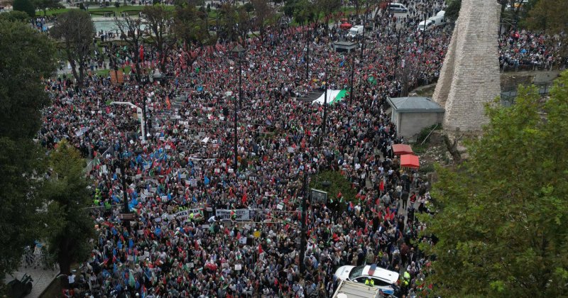Aksa Tufanı'nın yıl dönümünde on binlerce kişi Gazze için yürüdü: Gazze Hamas'tır!
