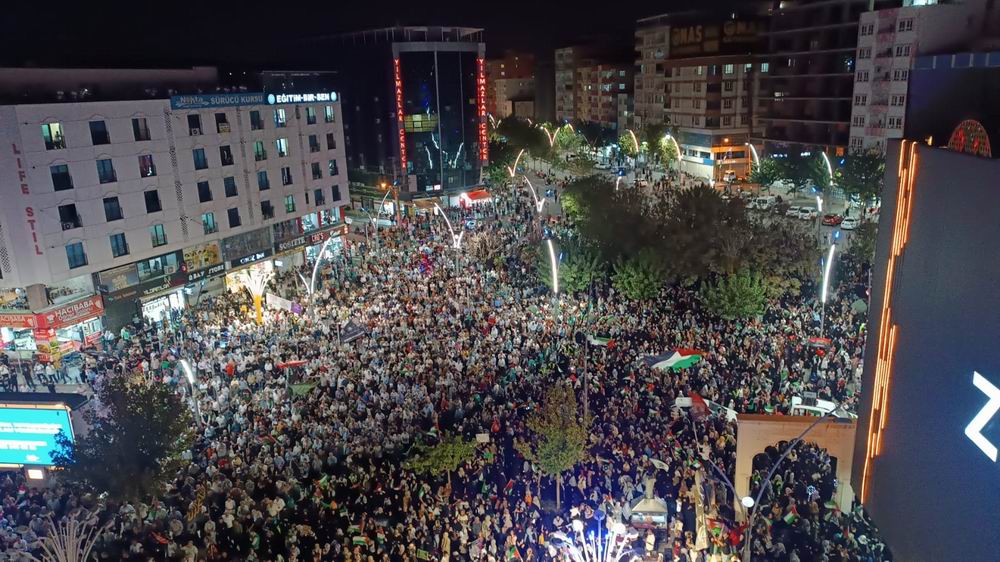 Batman'da Aksa Tufanı yıl dönümünde on binler Gazze için yürüdü