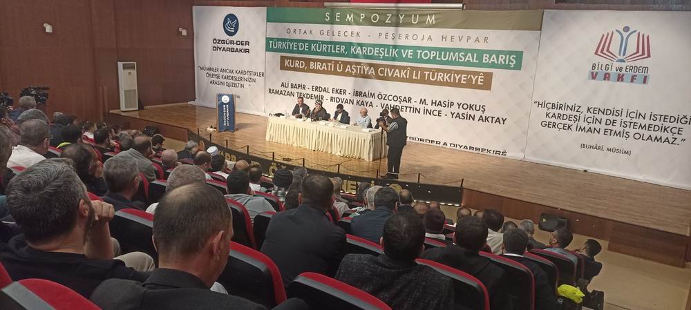 “Ortak Gelecek: Türkiye'de Kürtler, Kardeşlik ve Toplumsal Barış” sempozyumu gerçekleştirildi
