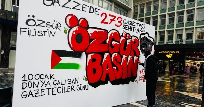 Ankara'da İsrail saldırılarında hayatını kaybeden Filistinli gazeteciler için grafitili anma