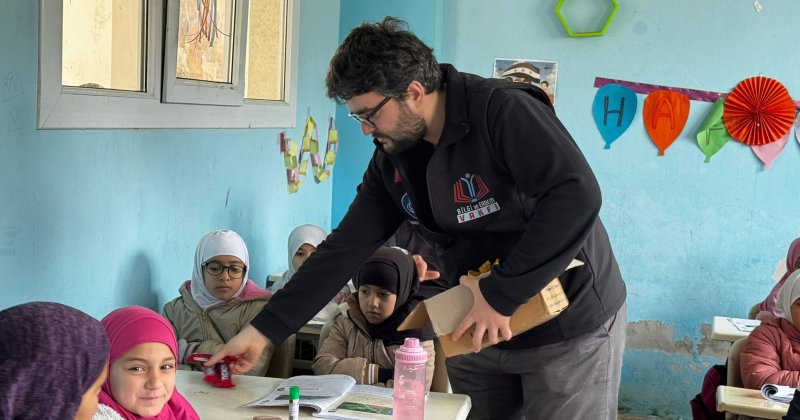 İslami kuruluşlar, İdlib’deki selzedelere insani yardım ulaştırdı