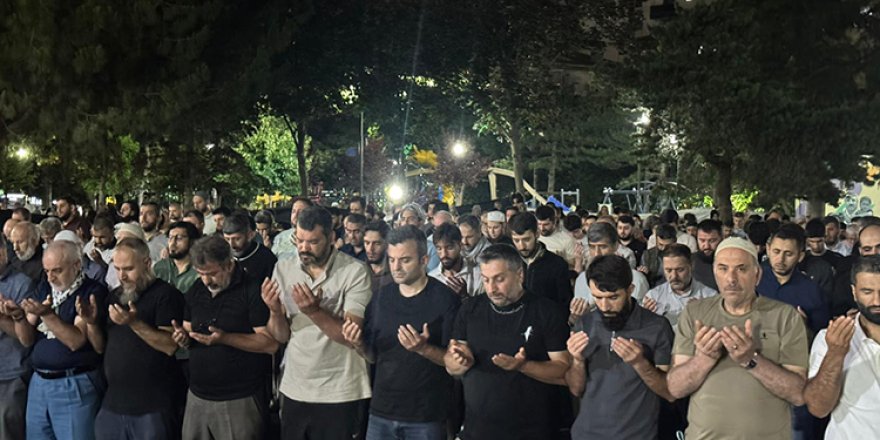 Bursa'da Müslümanlar Filistin için kunutta buluştu